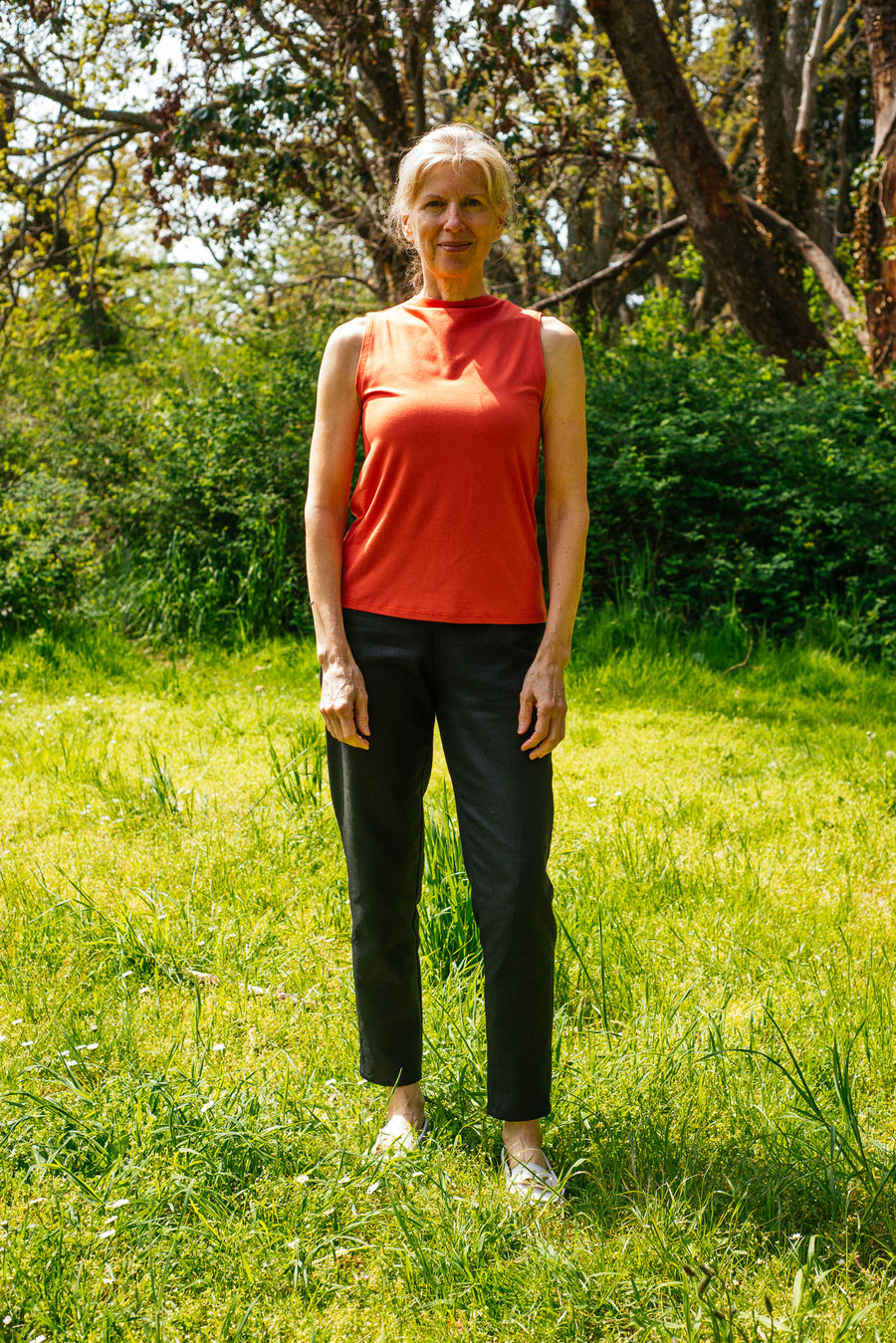 Sleeveless Mockneck